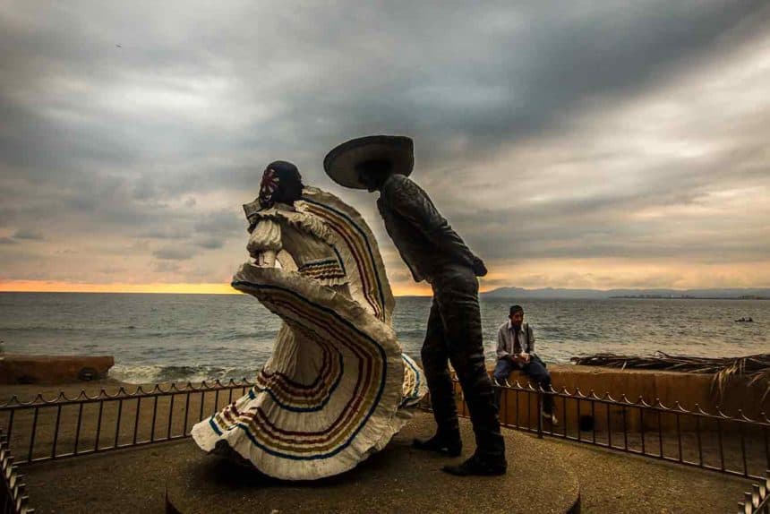 Puerto Vallarta statue on the Malecon