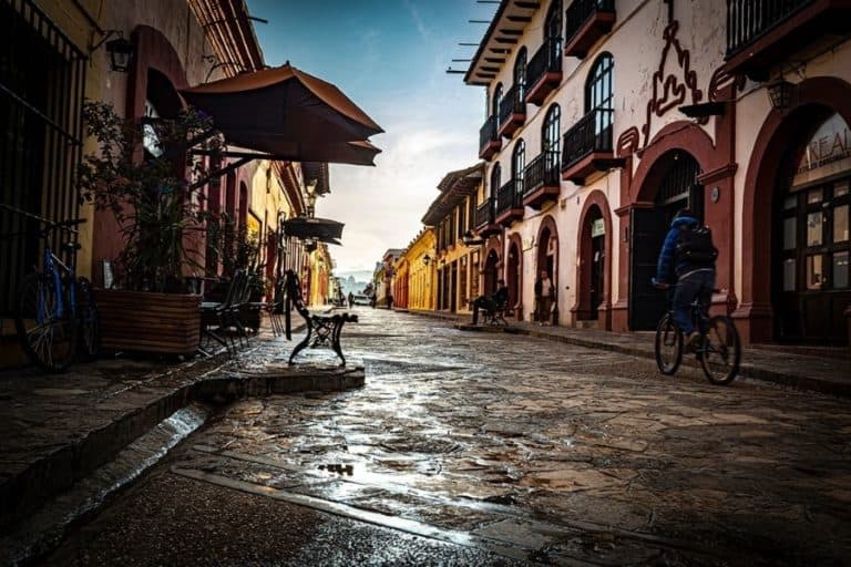 San Cristobal De Las casas streat ponds lined up with homes