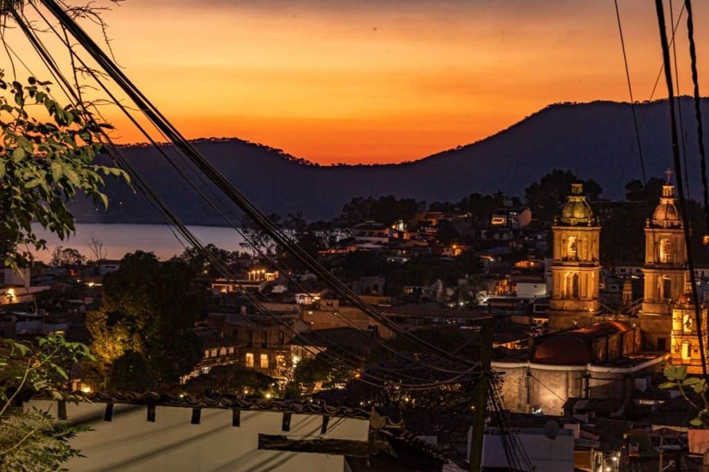 Valle de Bravo sunset over the city