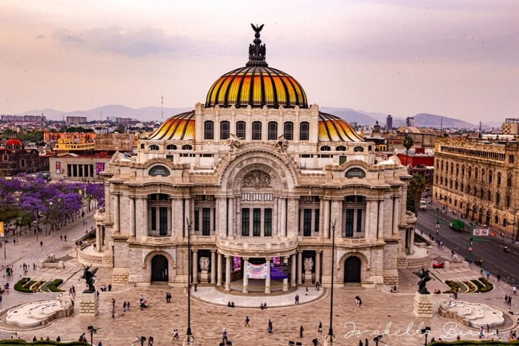 BELLAS ARTES BUILDING FRONT IN MEXICO CITY