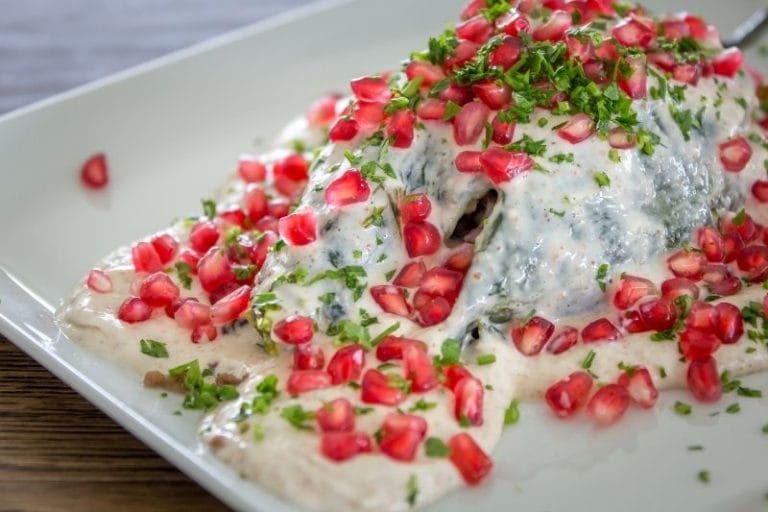 chiles en nogada mexican national dish