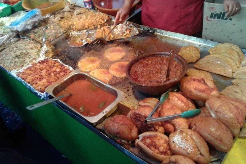 torta ahogadas sold on the steeet