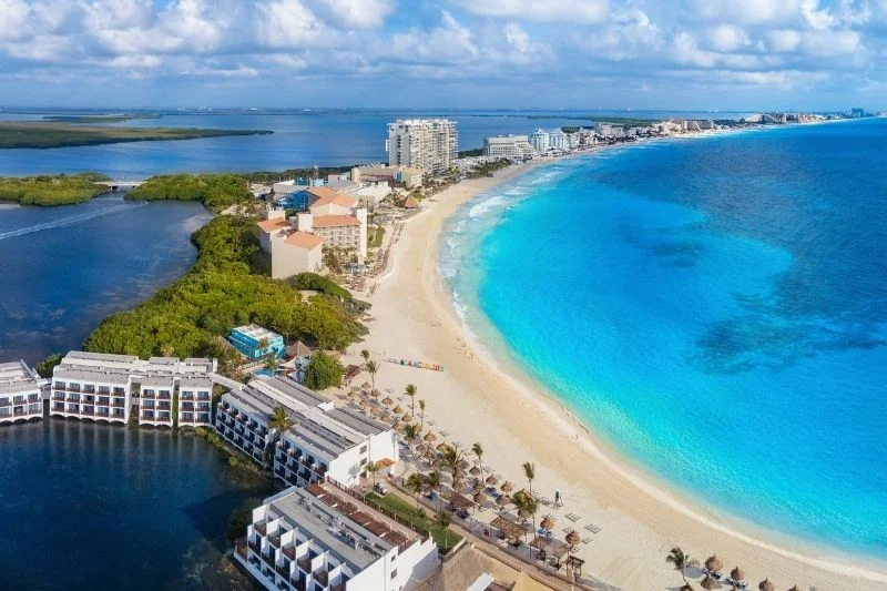 Cancun lagoon and Beach