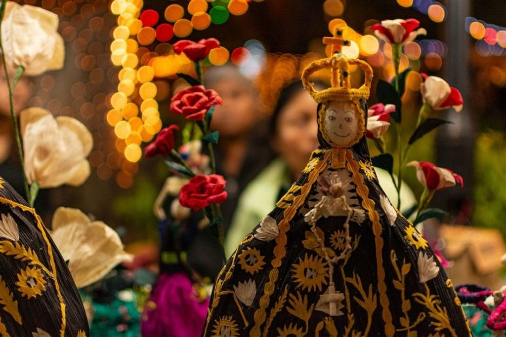 Oaxaca day of the dead - figurine dressed in typical dresses