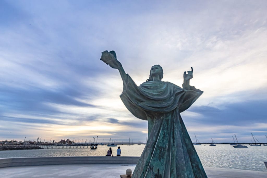 La Paz sculpture on the Malecon