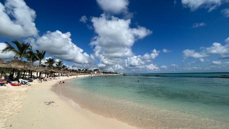 Akumal kay beach clun
