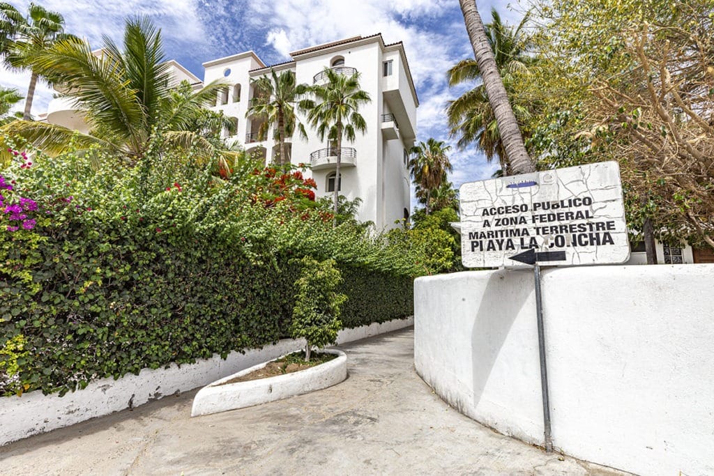 Playa La Concha entrance