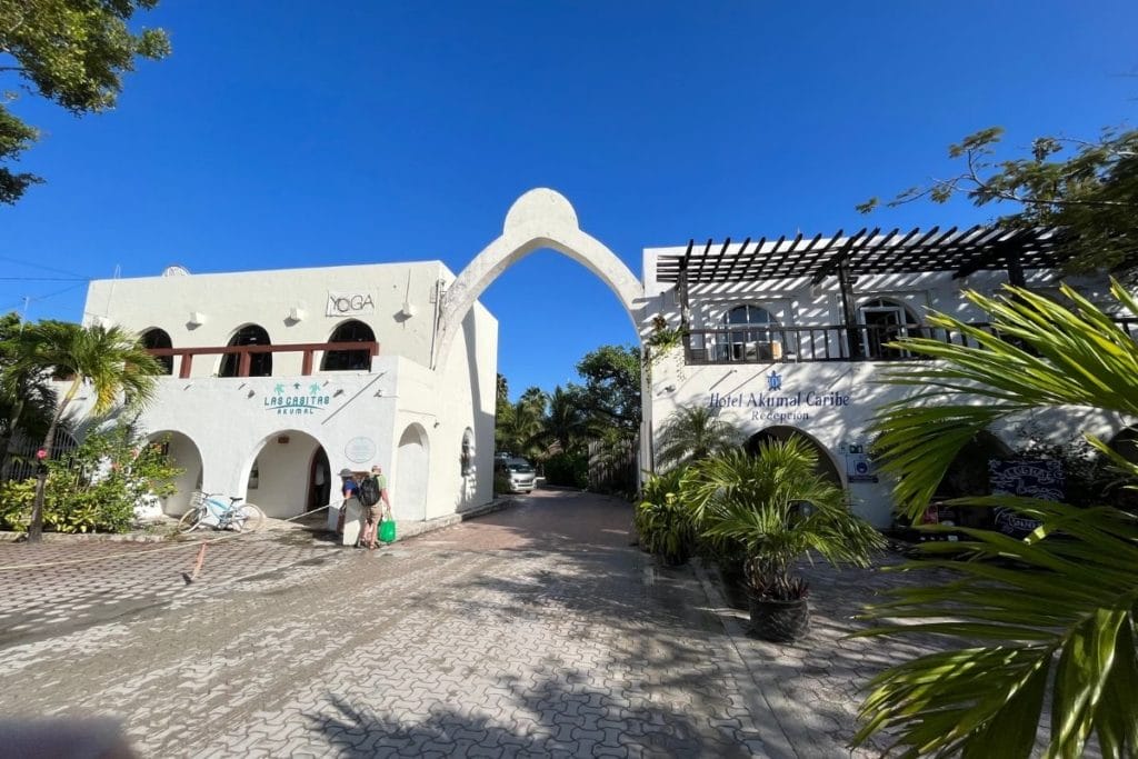 Akumal arch