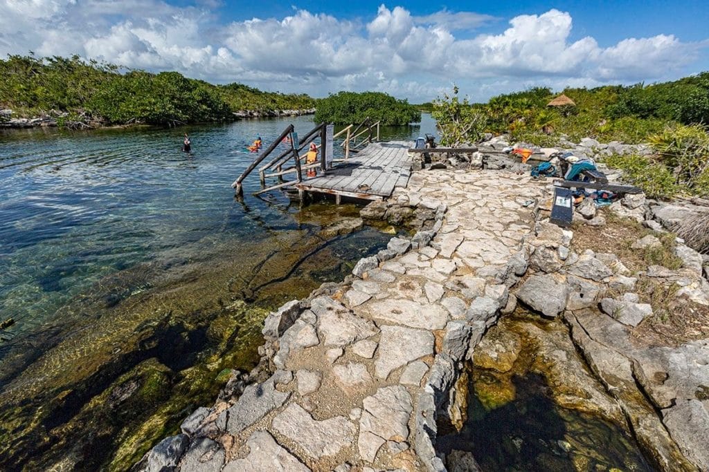 Caleta Yal ku Platform 