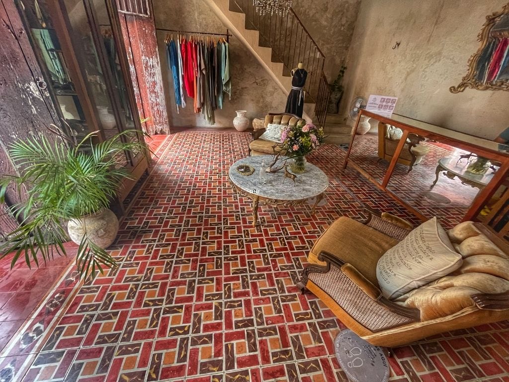 A high end shop in the calzada de los frailes
