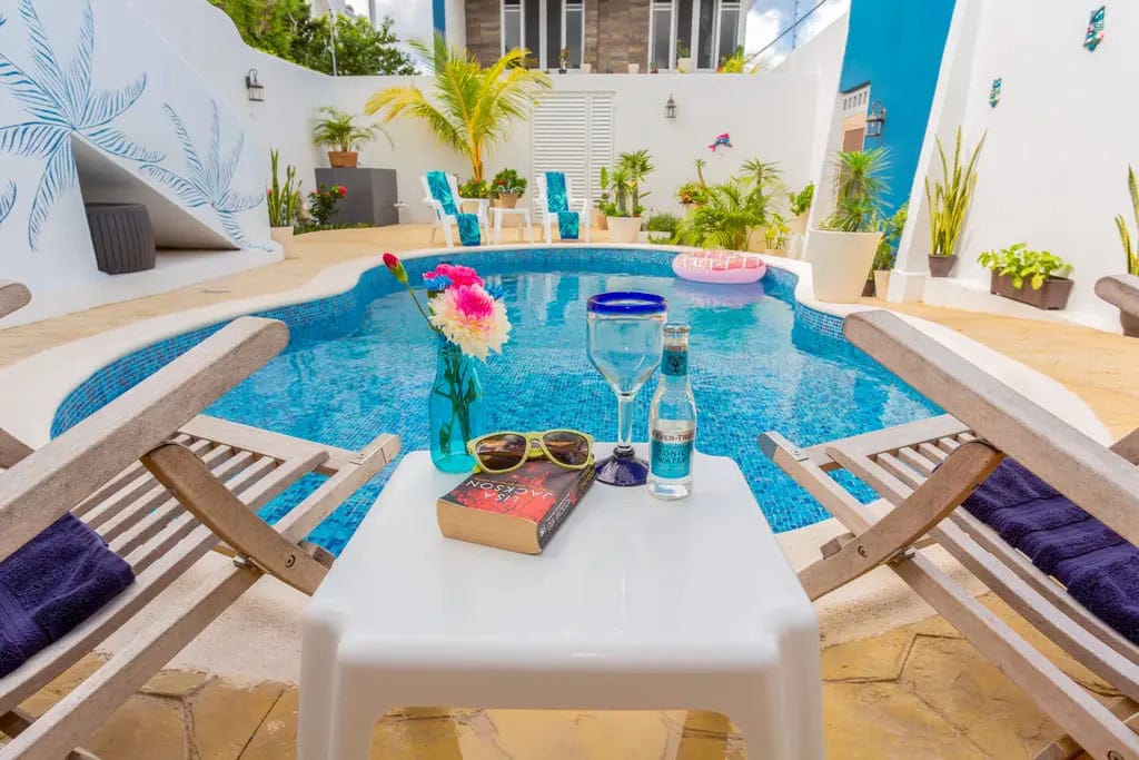 Sting ray villa pool