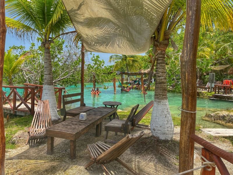 Los Rapidos Chairs and tables