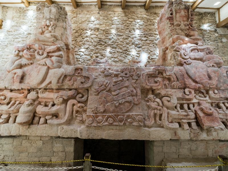 Balamku stucco 