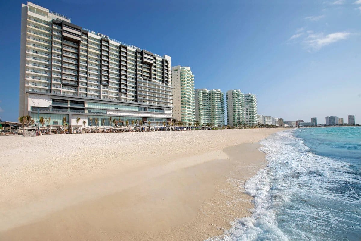 Royalton-Cancun Resort and spa beach