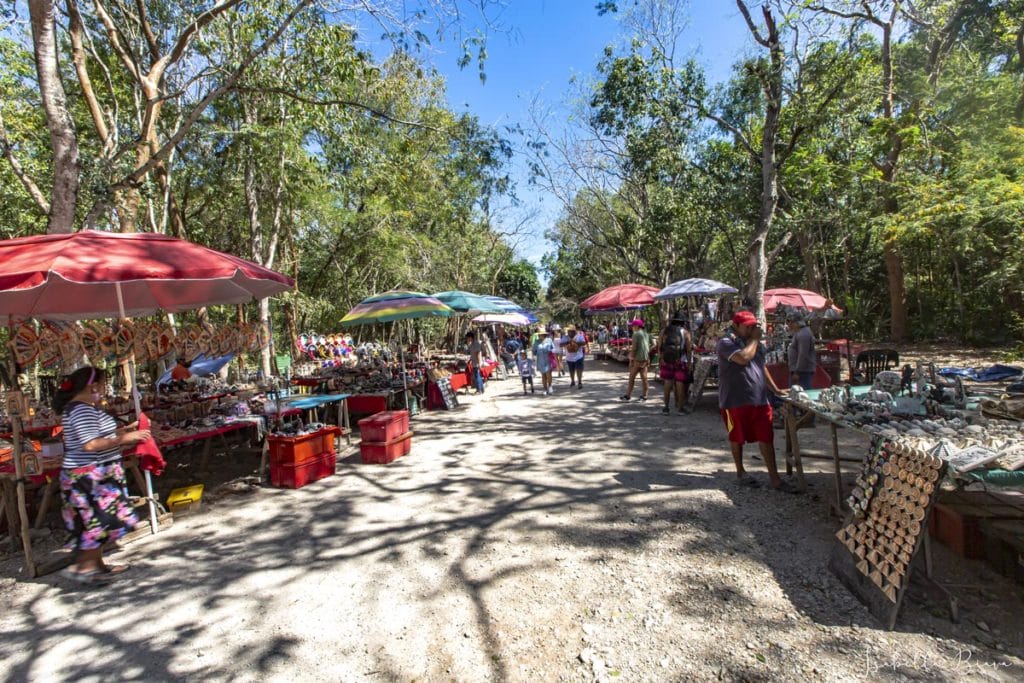 Chichen Itza Vendors