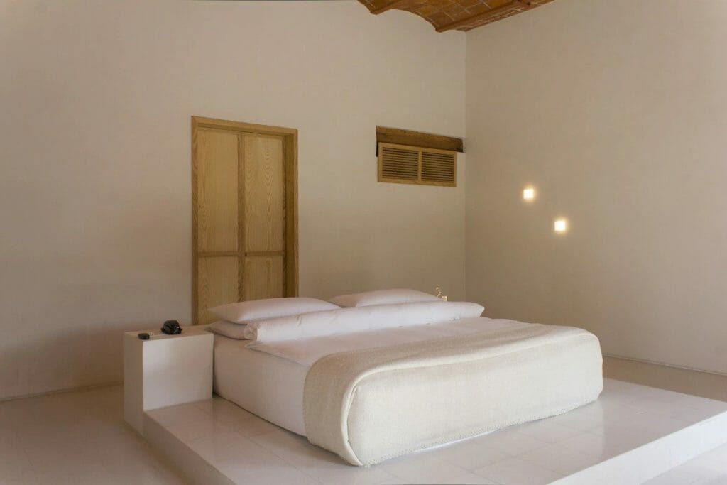 Circulo Mexicano room