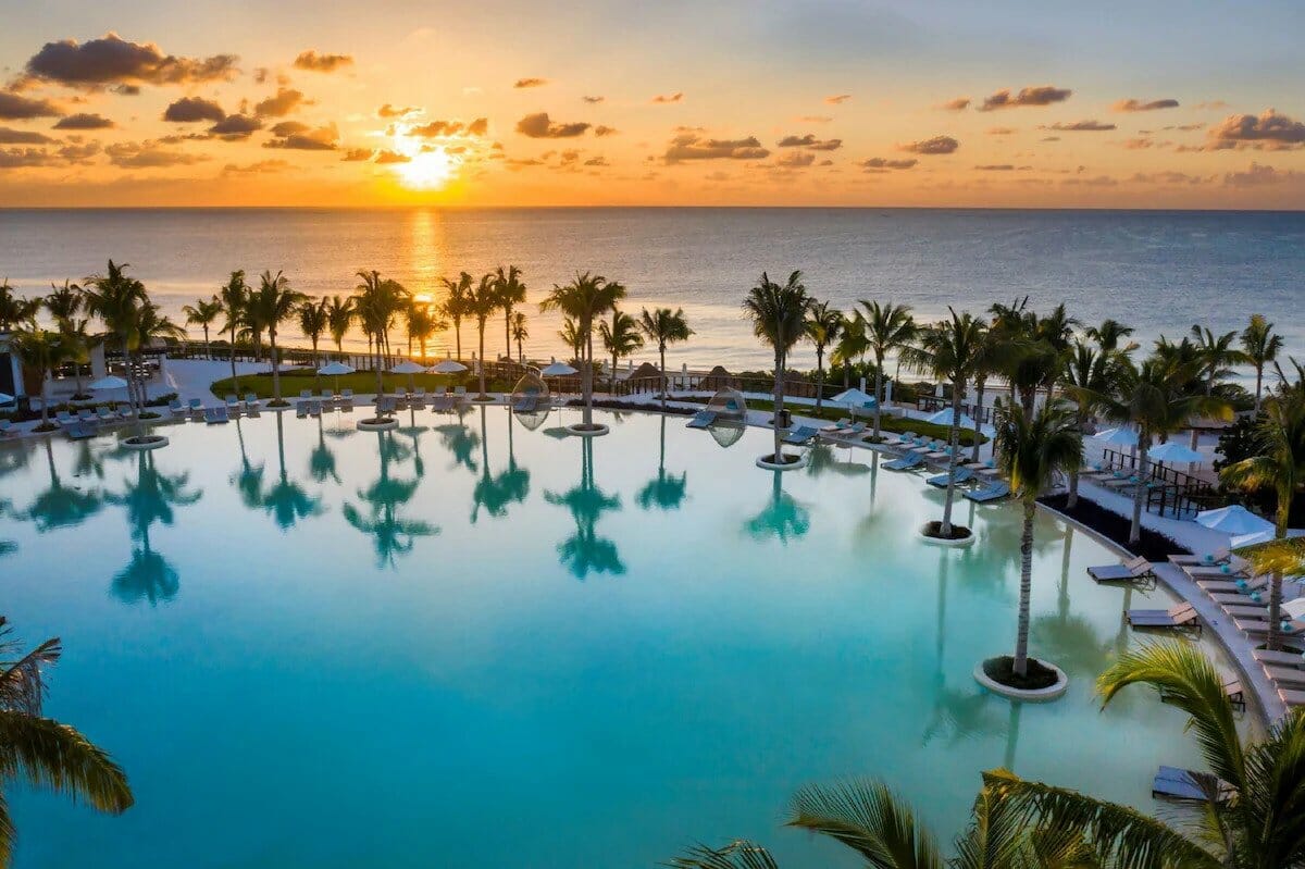 Heaven Resort and Spa Riviera pool at sunrise