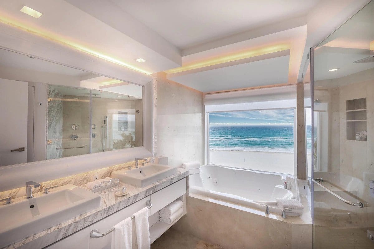Le Blanc Cancun All inclusive Resort and Spa infinity bathroom