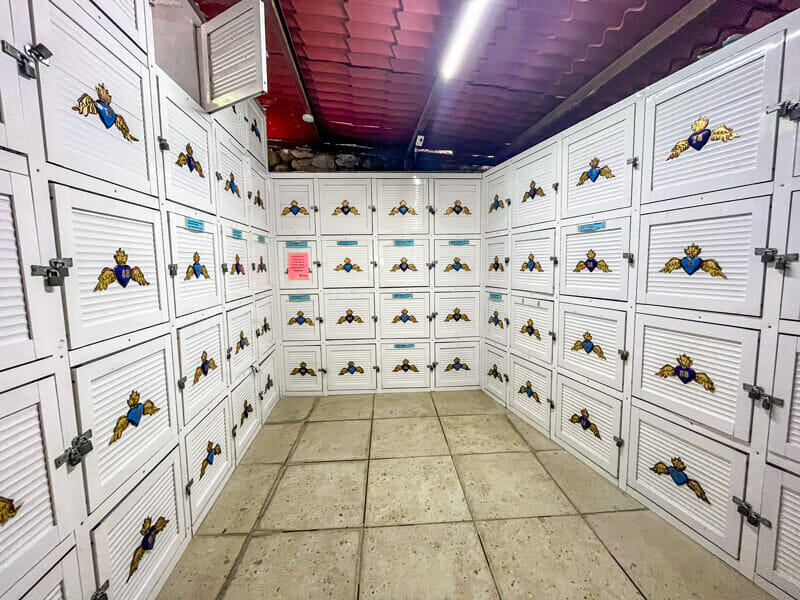 La gruta lockers