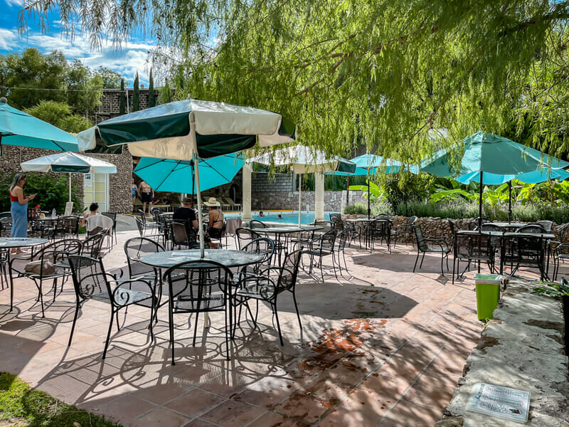 La Gruta  restaurants tables 