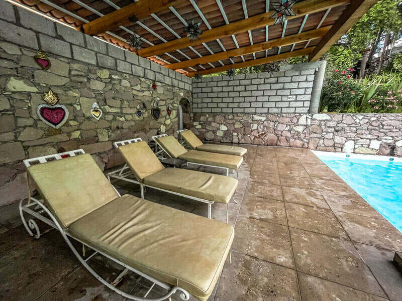 Sunbeds on the upper terrace in the La Gruta San Miguel de Allende 