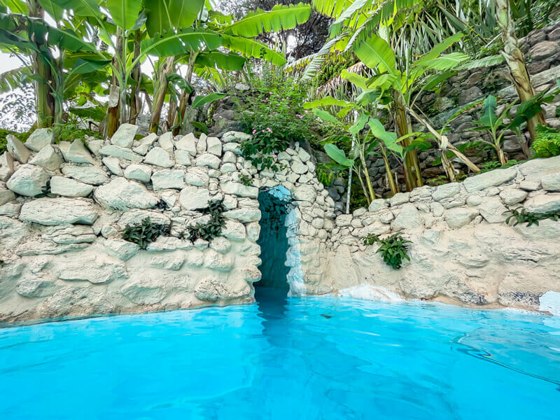 La gruta Tunnel entrance