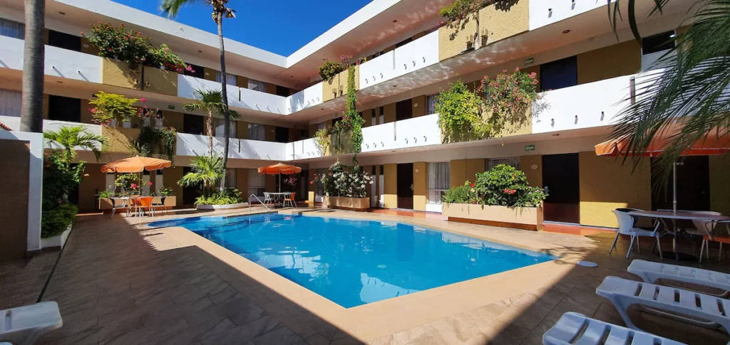 Hotel Azteca Inn