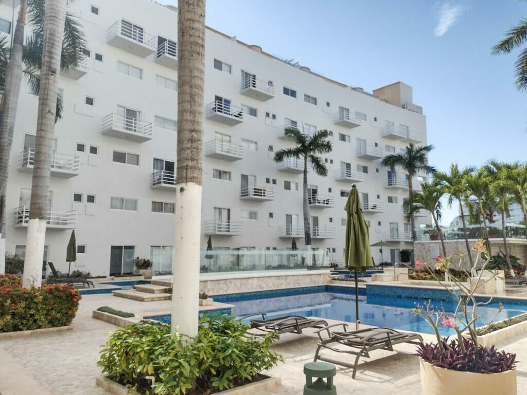 Departamento en Acapulco Diamante hotel overview