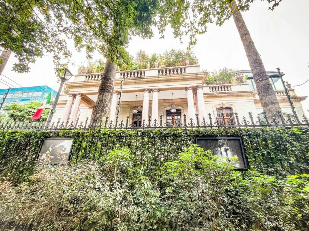 Madre - restaurant cafe Roma Mexico city