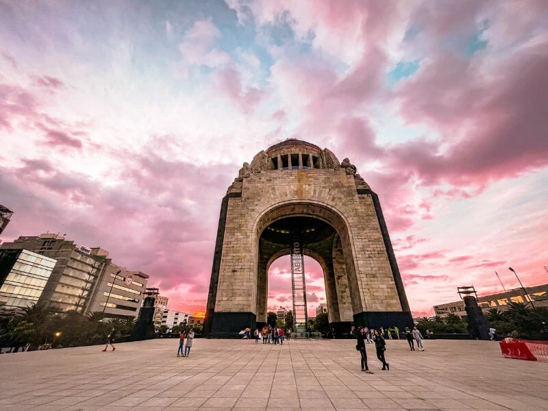 Monumento a La Patria CDMX under a pink sky