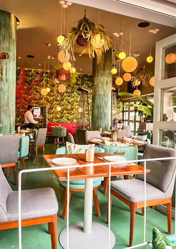Porto Bello Restaurant (