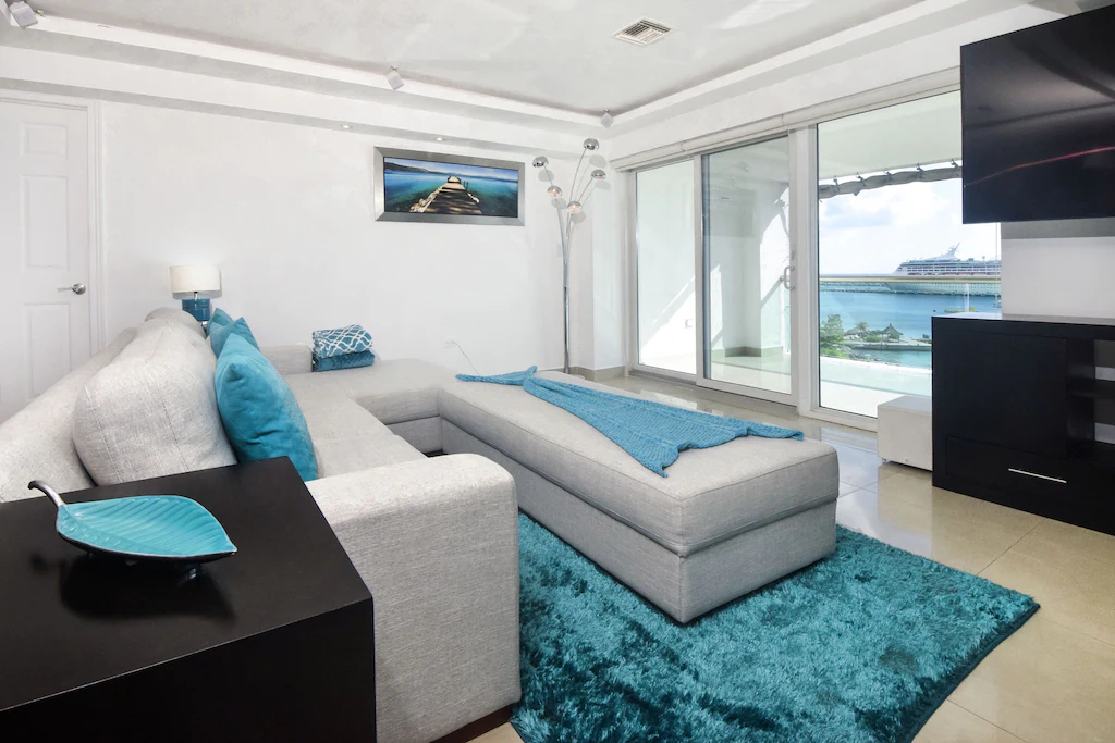 luxury condo in Cozumel livingroom