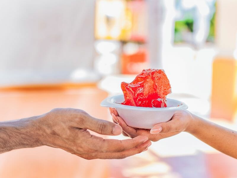 Shaved ice with syrup