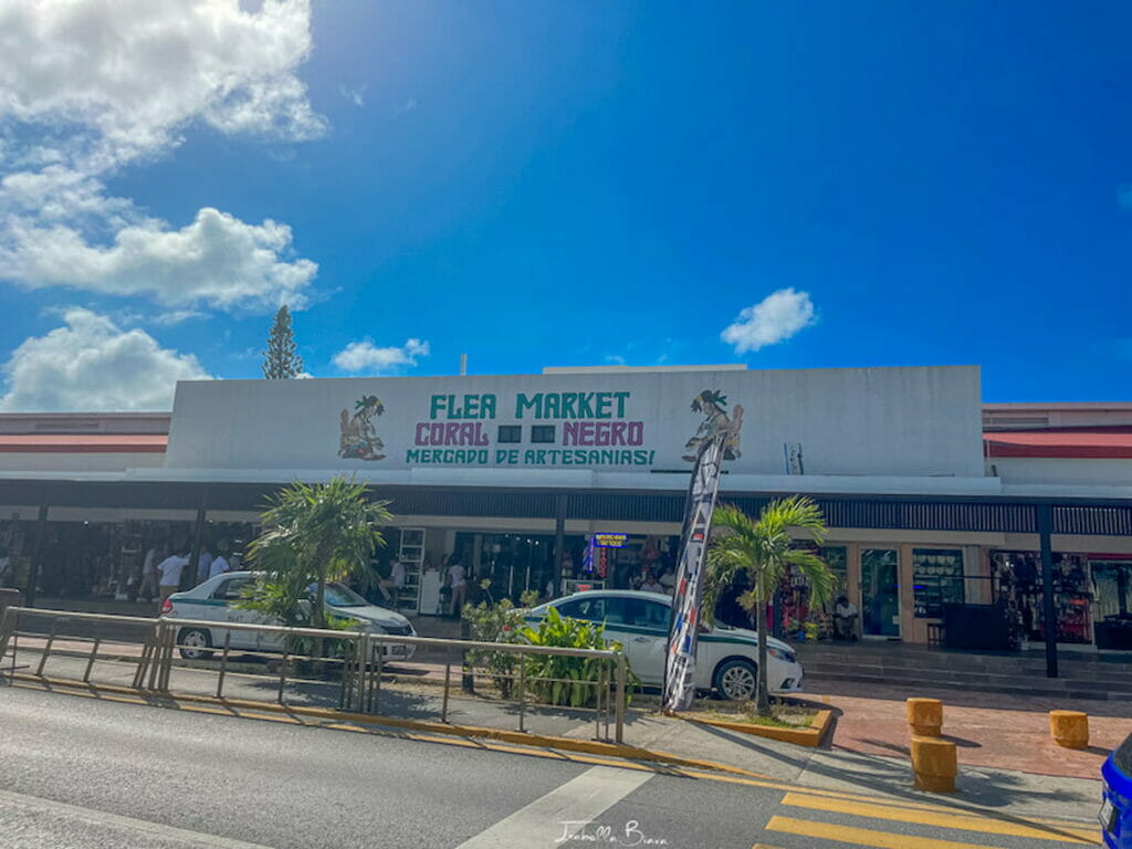 Entrance of the flea market in Cancun.