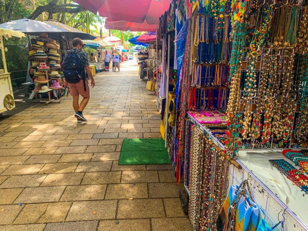 View of small souvenir shops lined up near 5th Avenue.