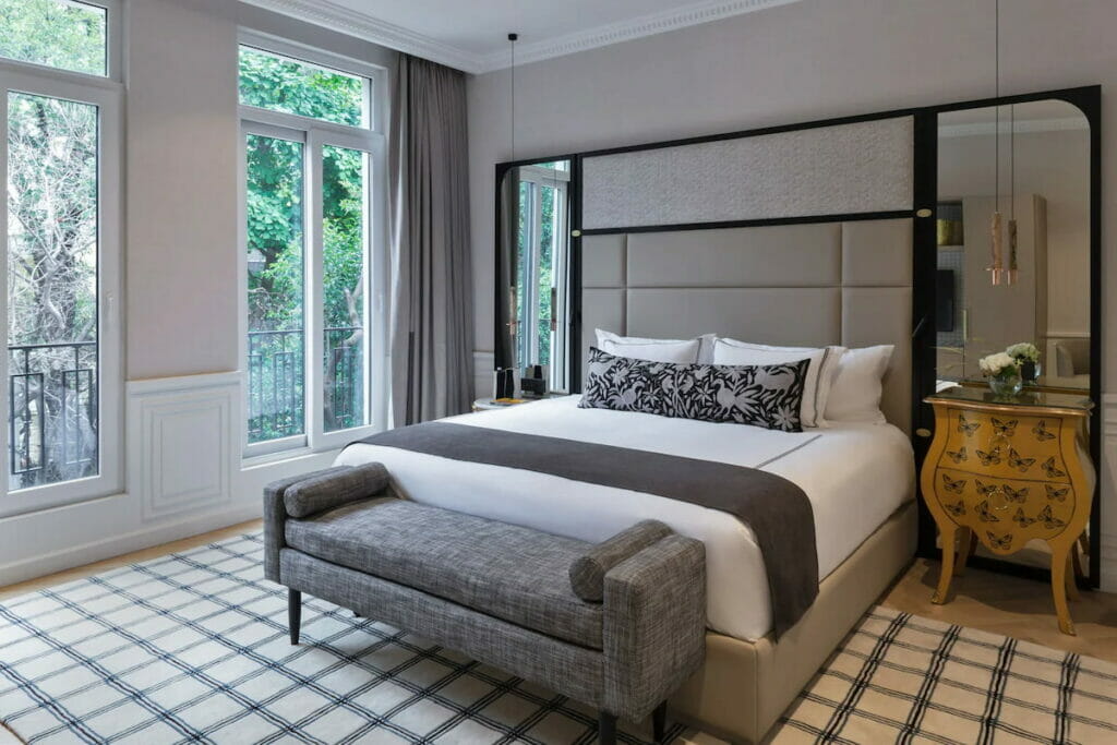 A five star hotel with high class amenities in Mexico City.