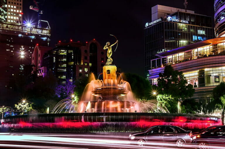The Fountain of Diana the Huntress at night.