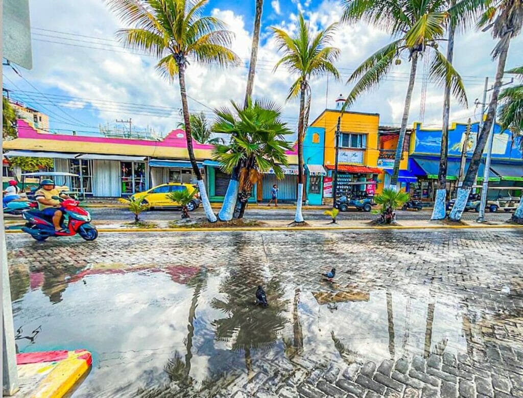 Busy road in Isla Mujeres.