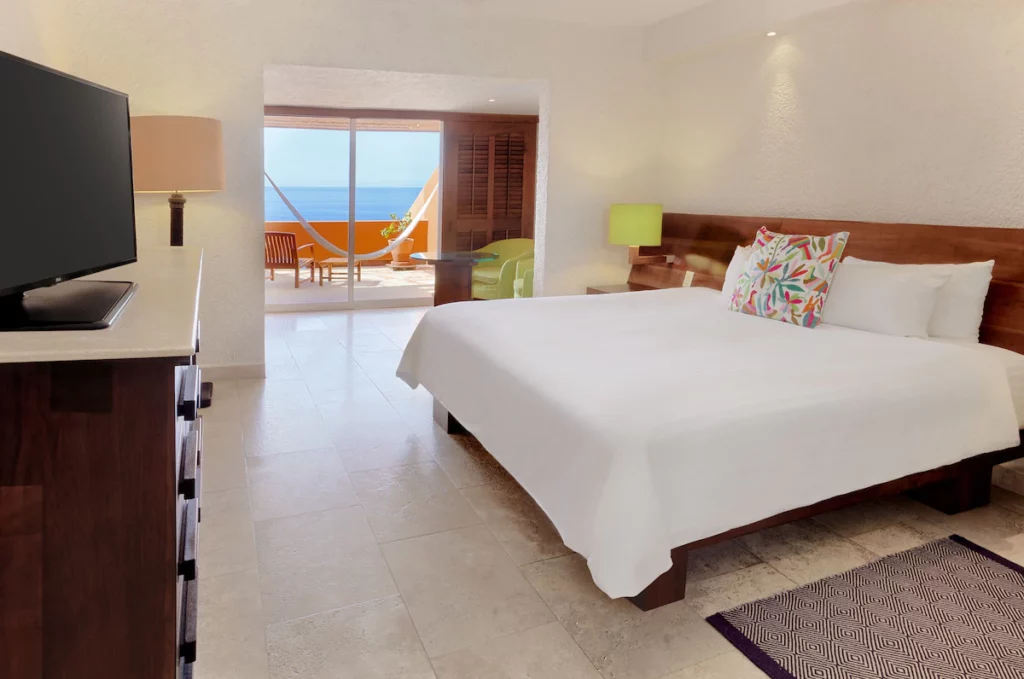 Las Brisas room.
