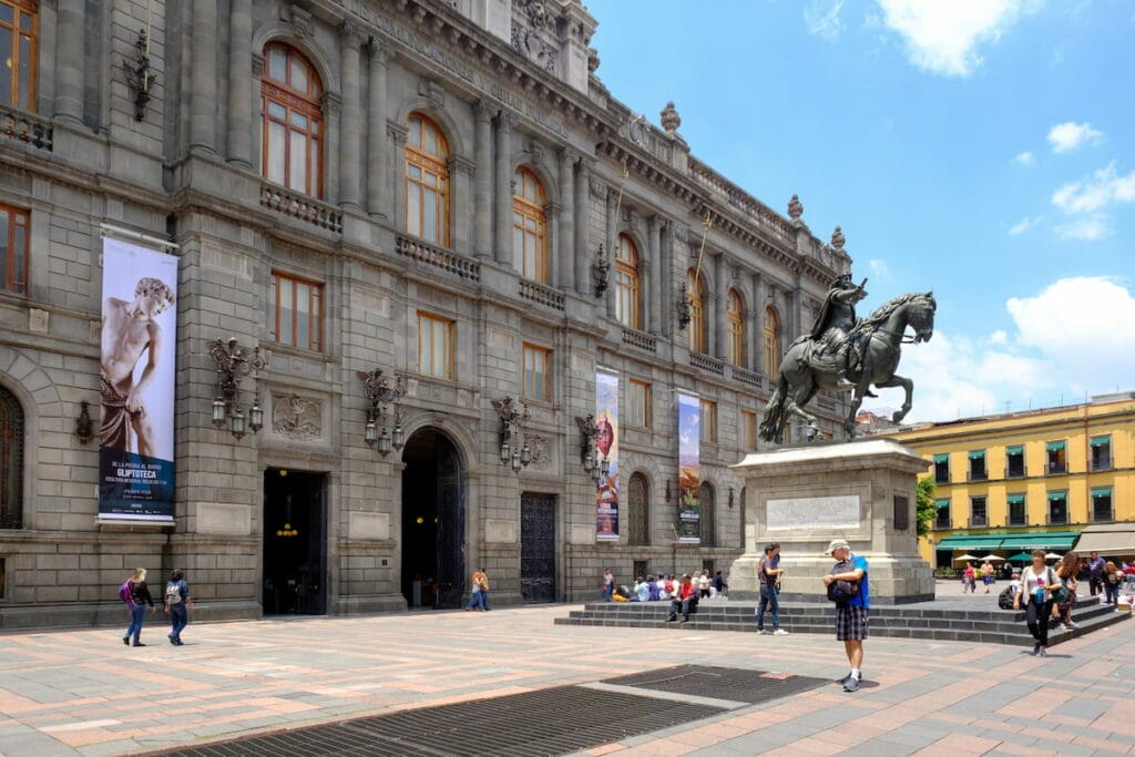 MUNAL exterior view on a sunny day in Downtown Mexico City.
