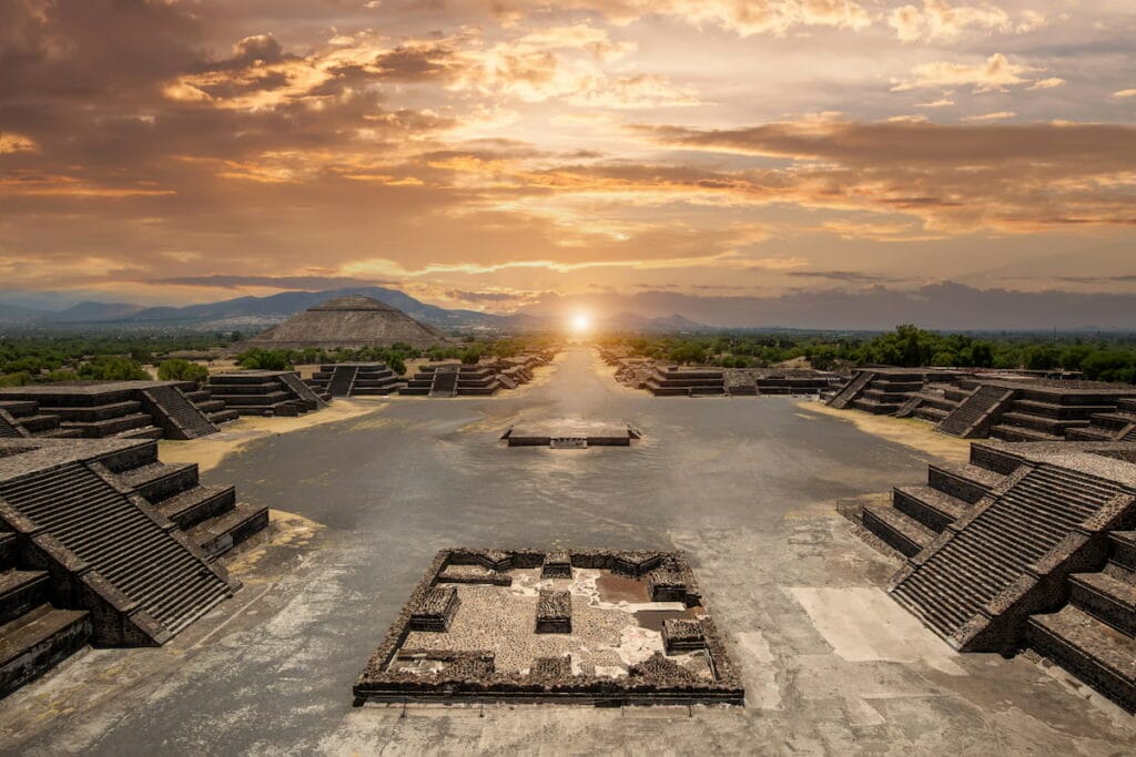 Overview of Teotihuacan.