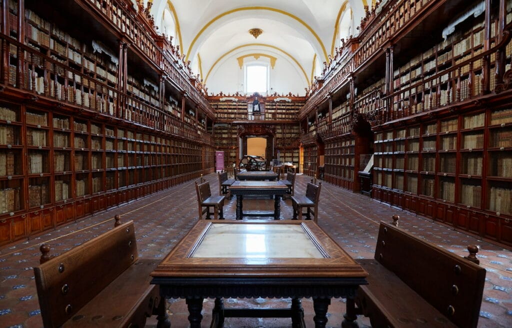 Biblioteca Palafoxiana library.