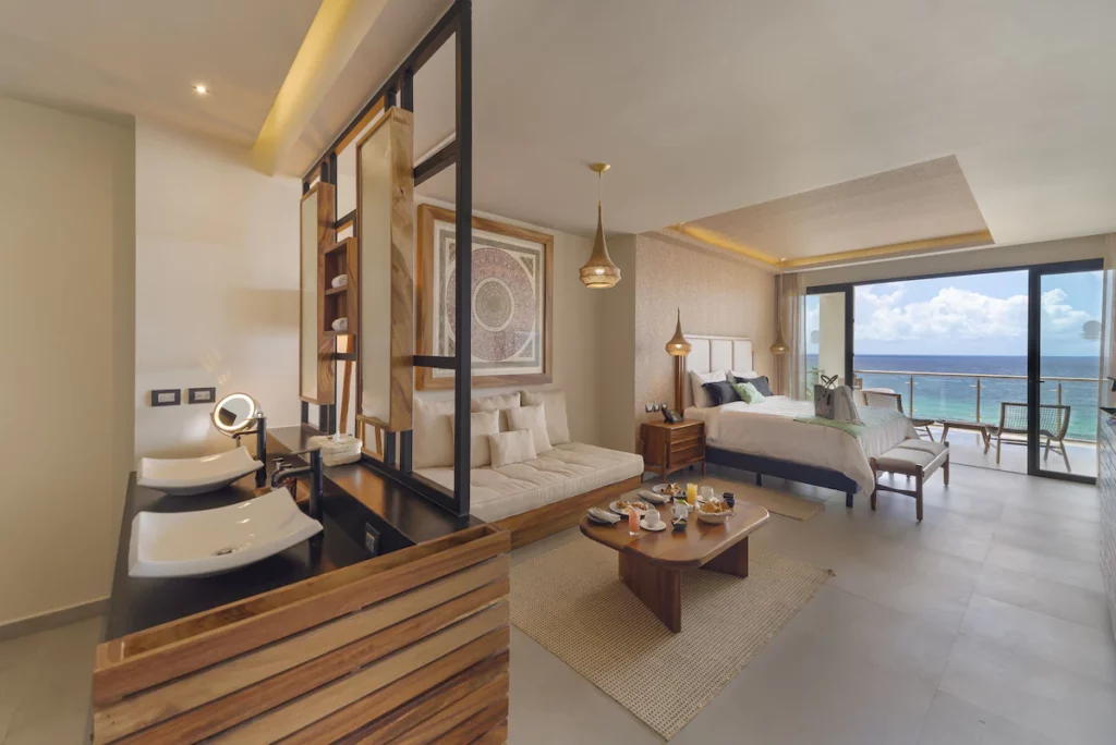 Luxury hotel in Playa del Carmen with spacious and luxurious room.