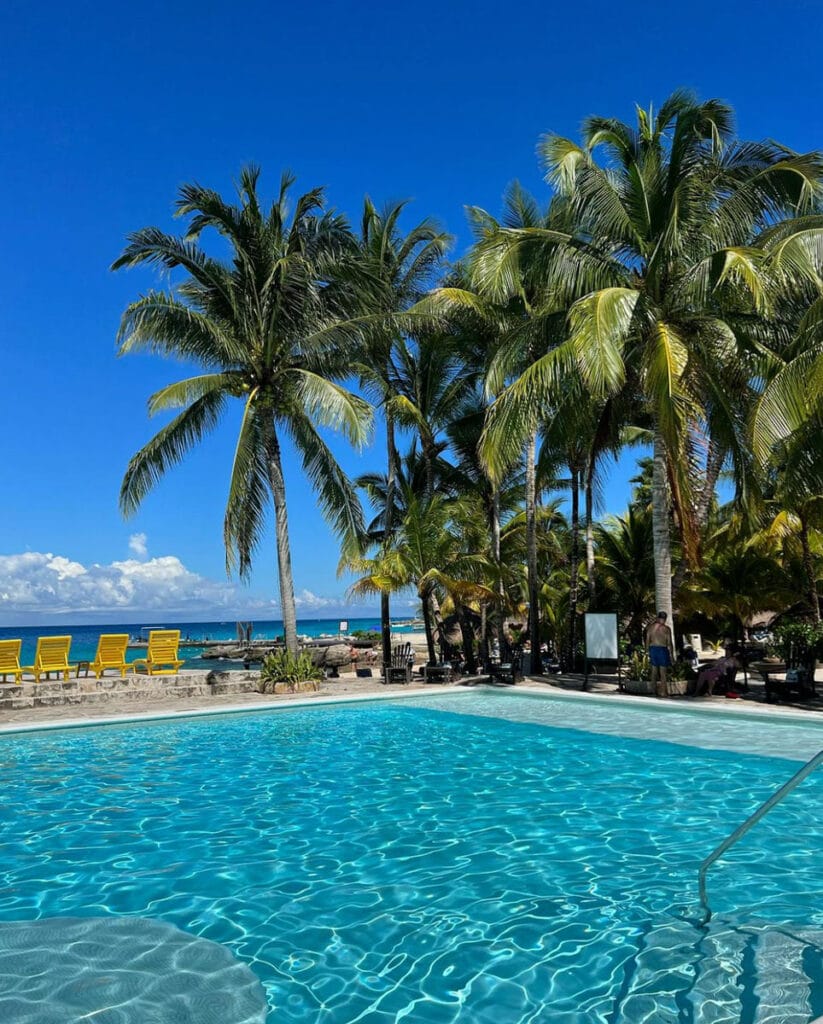 Buccanos Beach Club Cozumel Pool