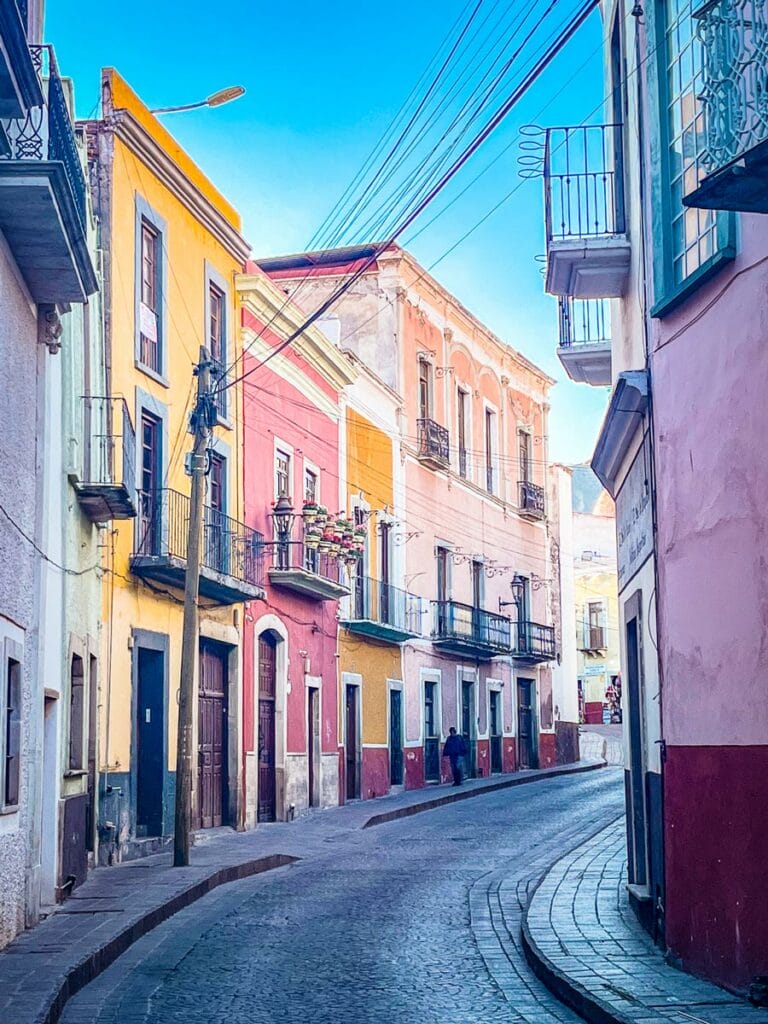 Guanajuato colorful buildings