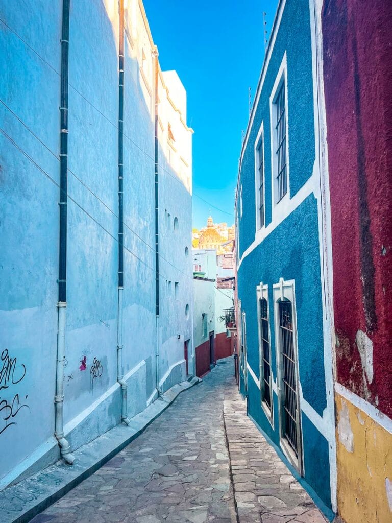 Guanajuato narrow lane near the university