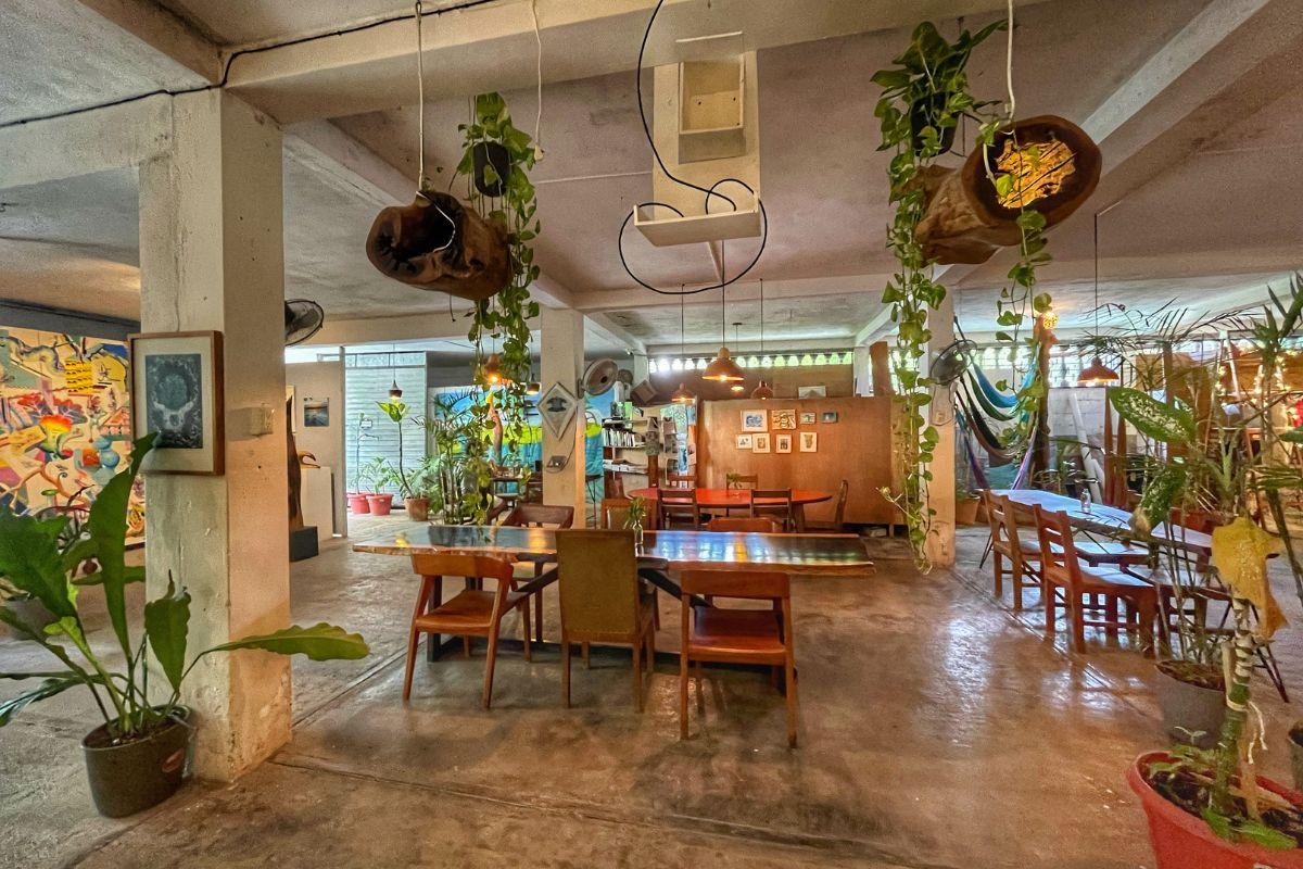 El Manati restaurant space