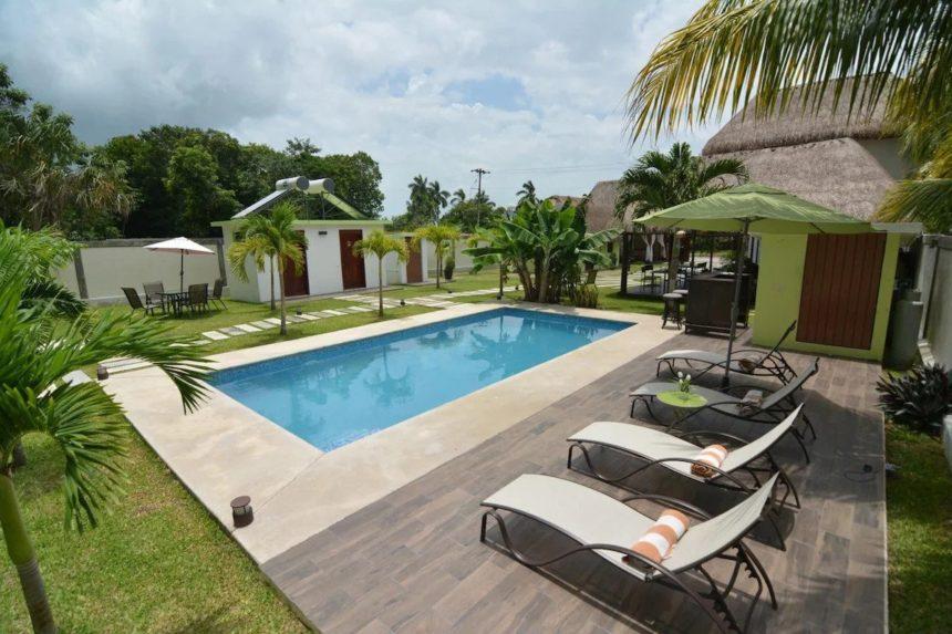 Luxury Cabanas Garden