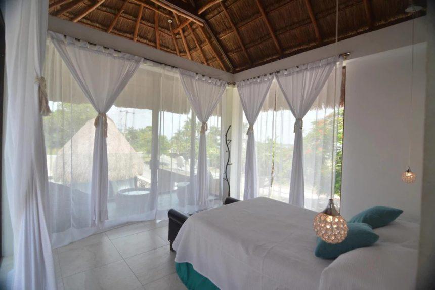 Luxury Cabanas room